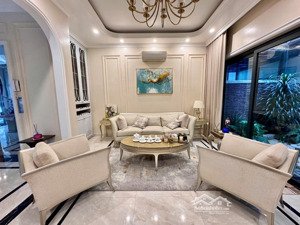 siêu phẩm 90m thang máy, view công viên , hồ ngọc trai. vị trí đẹp nhất dự án. hướng nam.