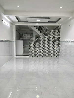 bán nhà mới 4 tầng ngay tên lửa - hxh - chỉ hơn 4tỷ