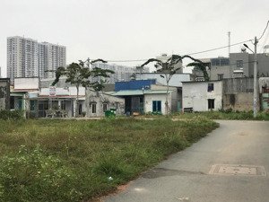 cg bán lô đất 2 mặt tiền 1 sẹc đường 32, nguyễn xiển tp. thủ đức diện tích: 50m g