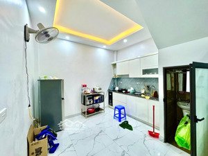 một căn nhà nhỏ xinh tại phố đình đông