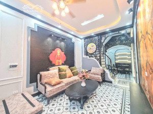 lĩnh nam - ô tô đỗ cửa - nội thất sang xịn - phong cách hiện đại - nhà đẹp ở luôn