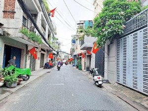 nhà 2 tầng, 2 mặt tiền, ngay ngã tư 7 hiền, tuyến metro số 2, giá chỉ 124tr/m, còn thương lượng