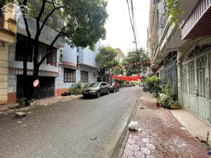 Bán nhà phố Trung Kính To phân lô 3 ô tô tránh 2 mặt ngõ kinh doanh.