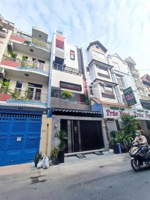 bán căn nhà tô hiến thành q10, giá 3 tỷ 9 đang được giảm sâu 500tr, 59,7m2 - giá rẻ hơn thị trường.