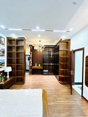 bán nhà riêng phố kim mã, có thang máy, gần ô tô. giá 15.5 tỷ