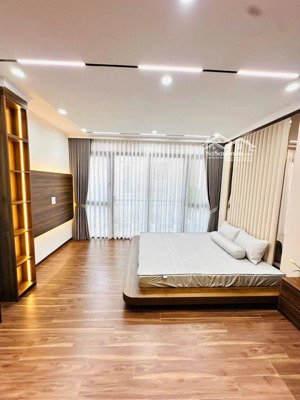 bán nhà riêng phố kim mã, bán nhà quận ba đình có thang máy, gần ô tô. giá 15.5 tỷ