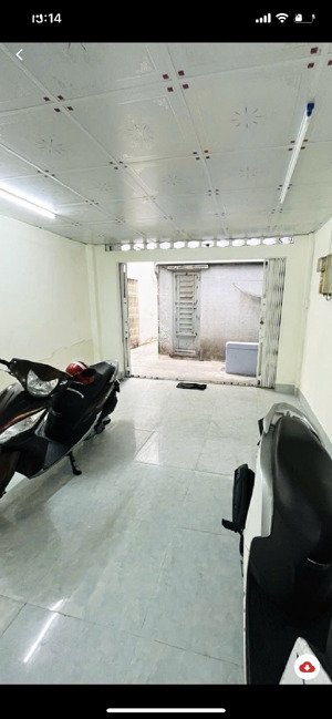 nhà 3 tầng -thành thái -quận 10, hẻm xe hơi -4x12m2, nở hậu tổng diện tích 61m2.