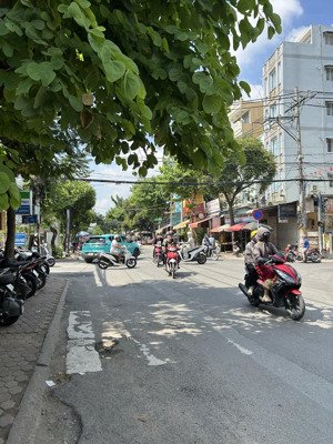 bán nhà 17 tỷ mặt tiền đường đỗ quang - p. thảo điền quận 2