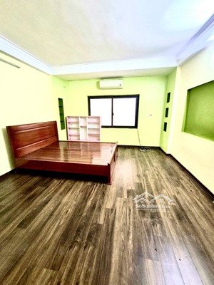 vĩnh hưng - nhà dân xây , khung cột bê tông chắc chắn , còn mới 30m , 5 tầng , mt4,3m - 5,58