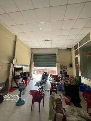 bán nhà đẹp 140m vuông ngang 10m quận 12 kết cấu 3 tầng hẻm xe hơi sát mặt tiền