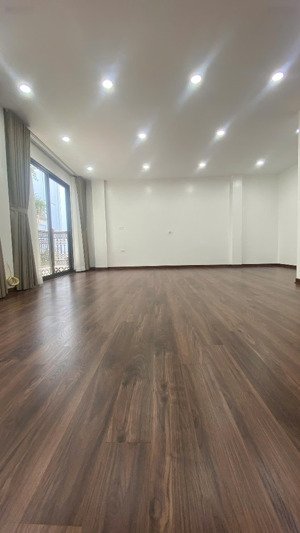 nhà mới 50m² x 5t thang máy mt 6m ngõ 6m ô tô tránh gần hồ đền lừ
