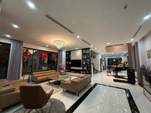 cho thuê biệt thự đơn lập vinhomes riverside , diện tích 400m2 full đồ đẹp giá 120tr/tháng