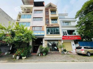 phân lô vỉa hè ô tô tải tránh nhau -6 tầng -52m-giá 18 tỷ