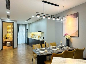 bán chung cư 17t hoàng đạo thuý cầu giấy 135m 3n2w full nội thất như ảnh giá 9,4 tỷ sổ đỏ lâu dài