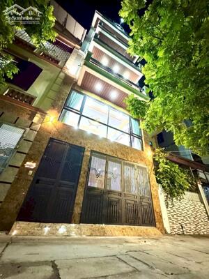 Nhà Cầu Diễn 6 tầng, 60m², 2 thoáng, ô tô tránh, cạnh Hoàng Quốc Việt kéo dài