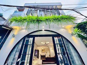 nhà ngộp giá tốt bán gấp đường oto hồ bá kiện-p15-q10. giá 3tỷ250/68m2 gần công viên cho thuê 20tr