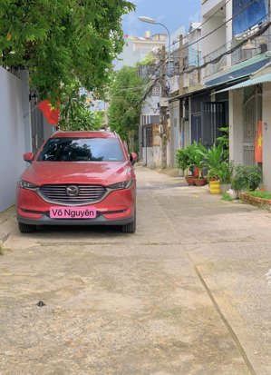 chính chủ bán gấp nhà 3 tầng 210m2, hẻm xe tải 8m thông giáp trường chinh.nhỉnh 10 tỷ còn bớt