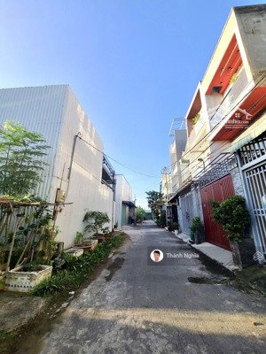 nhà đẹp 3 tầng 4x13m 53m2 3pn, 2wc ngay chợ long trường chỉ 4.xx tỷ