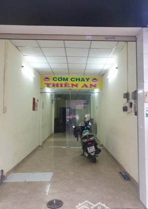 bán nhà mặt phố tại cách mạng tháng tám, 17,5 tỷ, 82m2, giá tốt, uy tín