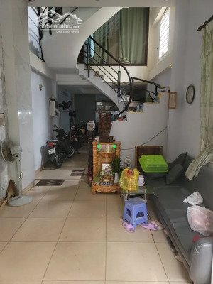 bán nhà mặt phố cách mạng tháng tám, 23 tỷ, 128m2, giá tốt, q3, hcm