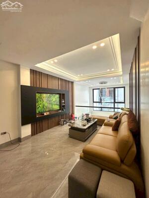 Bán nhà Ngọc Lâm 59m2 hai ô tô 7 chỗ vào nhà mặt tiền rộng thang máy 20.5 tỷ