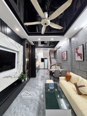 giảm sâu!nhà phố định công thượng, 20m ngõ oto, ba gác đỗ ngõ 33m2*4t giá nhỉnh 8tỷ