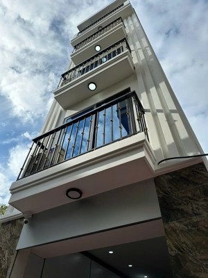 nhà đẹp thang máy 39m² 6t nở hậu nhỉnh 7 tỷ full nt sát mp phạm văn đồng bắc t l hà nội