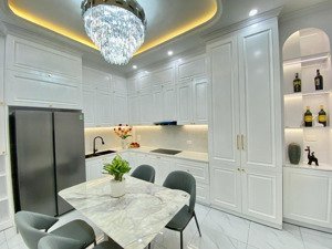 bán nhà thuỵ khuê, 10m ô tô, sát phố, 38m2, 9 tỷ.