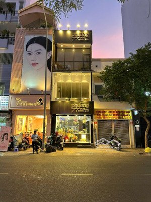 bán nhà siêu vị trí mt nguyễn thiện thuật, quận 3, dt 6x19m, 4 tầng hđt 90tr/tháng, giá 30 tỷ