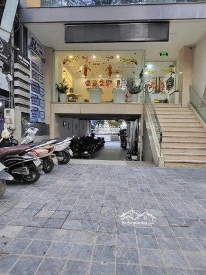 bán nhà hoàng ngân(cầu giấy), 100m2 mặt tiền 8m, 2 mặt đường rộng, kd đẳng cấp