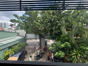 cho thuê mặt bằng lầu 2 mặt tiền xuân thủy, thảo điền diện tích: 10 x 20m vị trí: mặt tiền