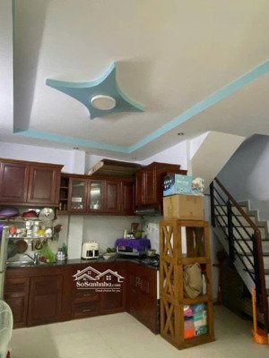 nhà 3 tầng 30m2 - 2.9 tỷ - gần chợ thủ đức - 2 phút trục lộ chính - đầy đủ tiện ích