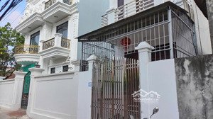 đức thương - ngõ thông - oto tải đỗ cửa - đầy đủ công năng - hiếm trong tầm giá.