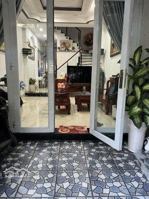 bán nhà đường phạm hữu lầu, 4x26m, gần phú mỹ hưng, quận 7, chỉ 6.x tỷ