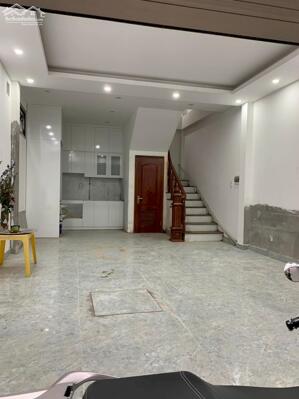 Đẳng cấp nhà MP Nguyễn Văn Tố, HK giá 73.2 tỷ, 133m2x3T, KD tốt