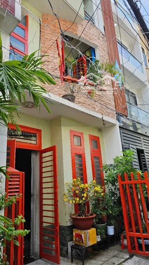 bán nhà riêng tại huỳnh văn bánh, 8,9 tỷ, 57m2, giá tốt, phú nhuận, hcm
