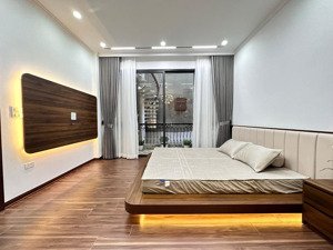 nhà đẹp đẳng cấp ôtô đỗ cổng, kim mã ba đình, thang máy, dt 43m2, 5tầng, mt4.2m, giá nhỉnh 15 tỷ