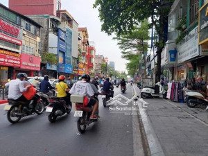 bán nhà mặt phố trần duy hưng 70m2 mặt tiền 4m hơn 31 tỷ cấp 4 kihdoah ôtô tráh vỉahè cc 