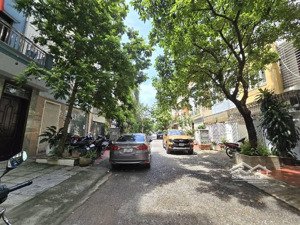 bán nhà phân lô ngô thì nhậm 55m mt 5m vỉa hè, ô tô tránh giá 16.8 tỷ