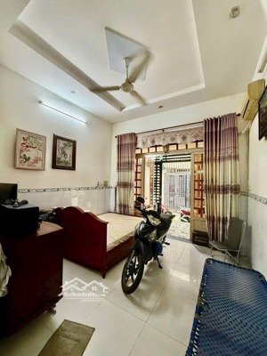 bán nhà 3 tầng 90m gần mt huỳnh tấn phát dòng tiền 22tr/tháng