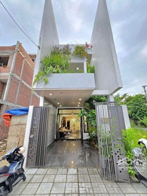 nắm chủ nhà mặt tiền đường 7,5m giá siêu rẻ. nhà 3 tầng đường đinh đức thiện, nội thất cao cấp