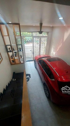 nhà ( 815 ) hbc nhà xây đẹp , kiên cố , đường rộng , giao thông thuận tiện