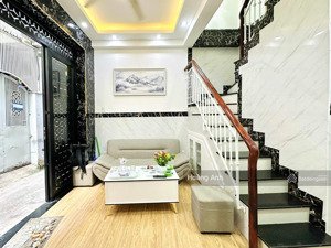 3.x tỷ - huỳnh văn bánh, phú nhuận - 4 tầng - tặng full nội thất - hẻm 2m cách 30m ra xe tải tránh.