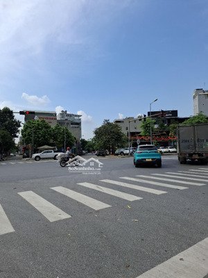 bán đất cự khối long biên hà nội diện tích : 148m2 * 8,2m * 21 tỷ ôtô thông kinh doanh đất nở hậu