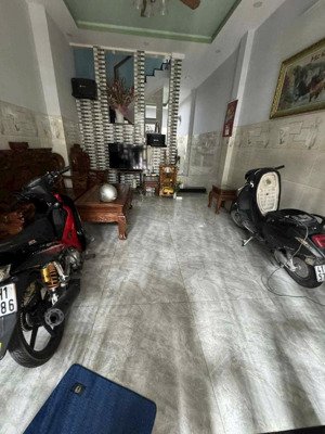 bán nhà hẻm xe hơi đường lê trọng tấn dt 4x14 đúc 1 trệt 2 lầu nhà trống giao ngay bán 6,7 tỷ