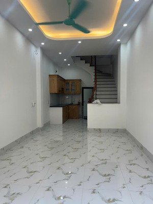 bán nhà mới xây 31m . 5 tầng . sổ đỏ , phúc lợi , long biên , hà nội , giá 4.98 tỷ