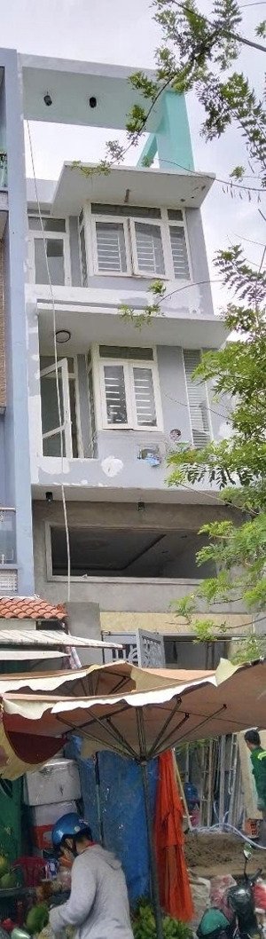 nhà đẹp giá rẻ 4 tầng btct trung tâm chợ hồ trọng quý chỉ 12.9 tỷ