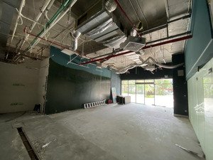 cho thuê np hàng dầu, giá 100 triệu, dt 80m2, mt 5m chính chủ, giá siêu hời, lh : 