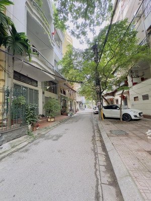 phân lô-đường bưởi -quận ba đình -vỉa hè -kinh doanh -ô tô tải tránh -70 m2-5 tầng-mt-5 m