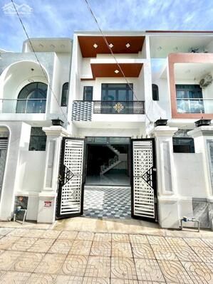 CĂN NHÀ HOÀN THIỆN GẦN CÂY XĂNG ĐỨC HƯNG SỔ HỒNG RIÊNG 600tr NHẬN NHÀ NGAY